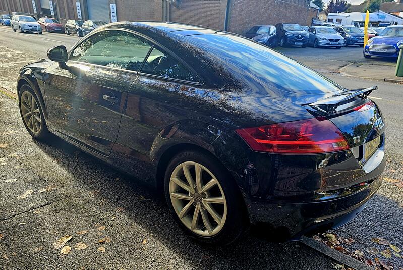 AUDI TT