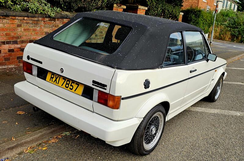 VOLKSWAGEN GOLF