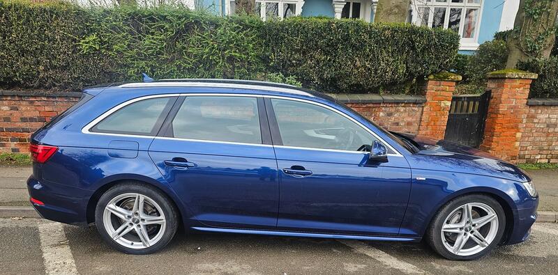 AUDI A4 AVANT