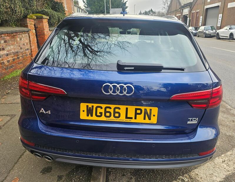 AUDI A4 AVANT